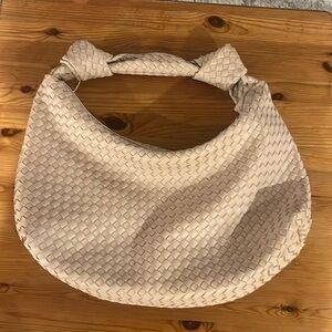 Woven large Vegan Hobo Color beige/tan/cream inside pocket